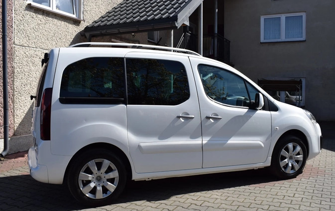 Citroen Berlingo cena 42500 przebieg: 165000, rok produkcji 2017 z Bełżyce małe 497